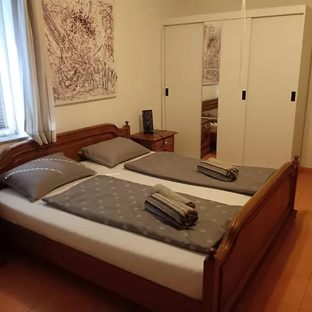 Apartament Moreta - Luce Mit Terrasse By Interhome