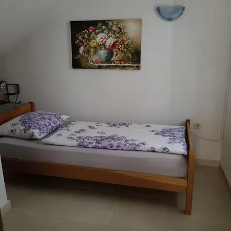 Apartament Moreta - Luce Mit Terrasse By Interhome